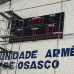 Andaime tubular montado em quadra poliesportiva da Comunidade Armênica de Osasco, São Paulo